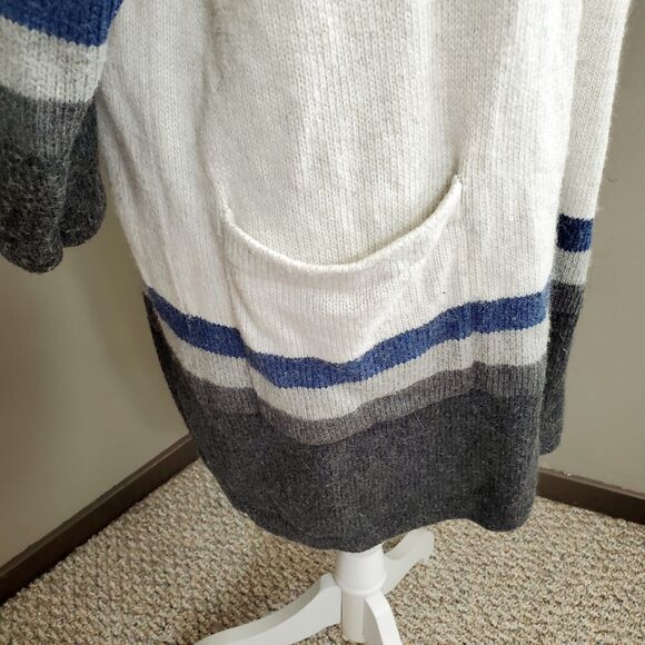GAP Cardigan Sweater Womens Size XS/S Rayon Blend Gray Blue Striped Color Block - Picture 8 of 11